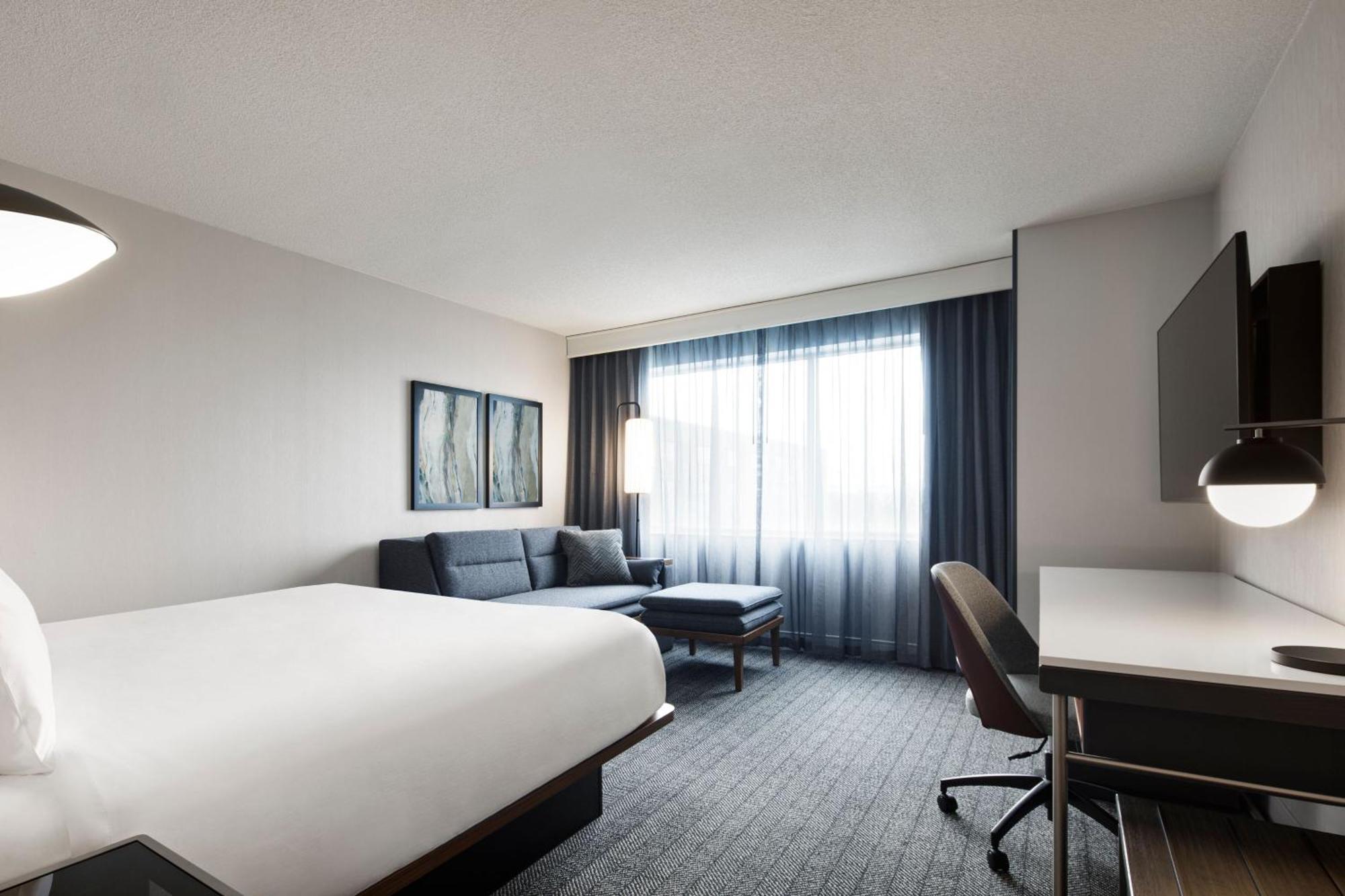 Hotel Courtyard By Marriott Montreal Airport Dorval Exterior foto