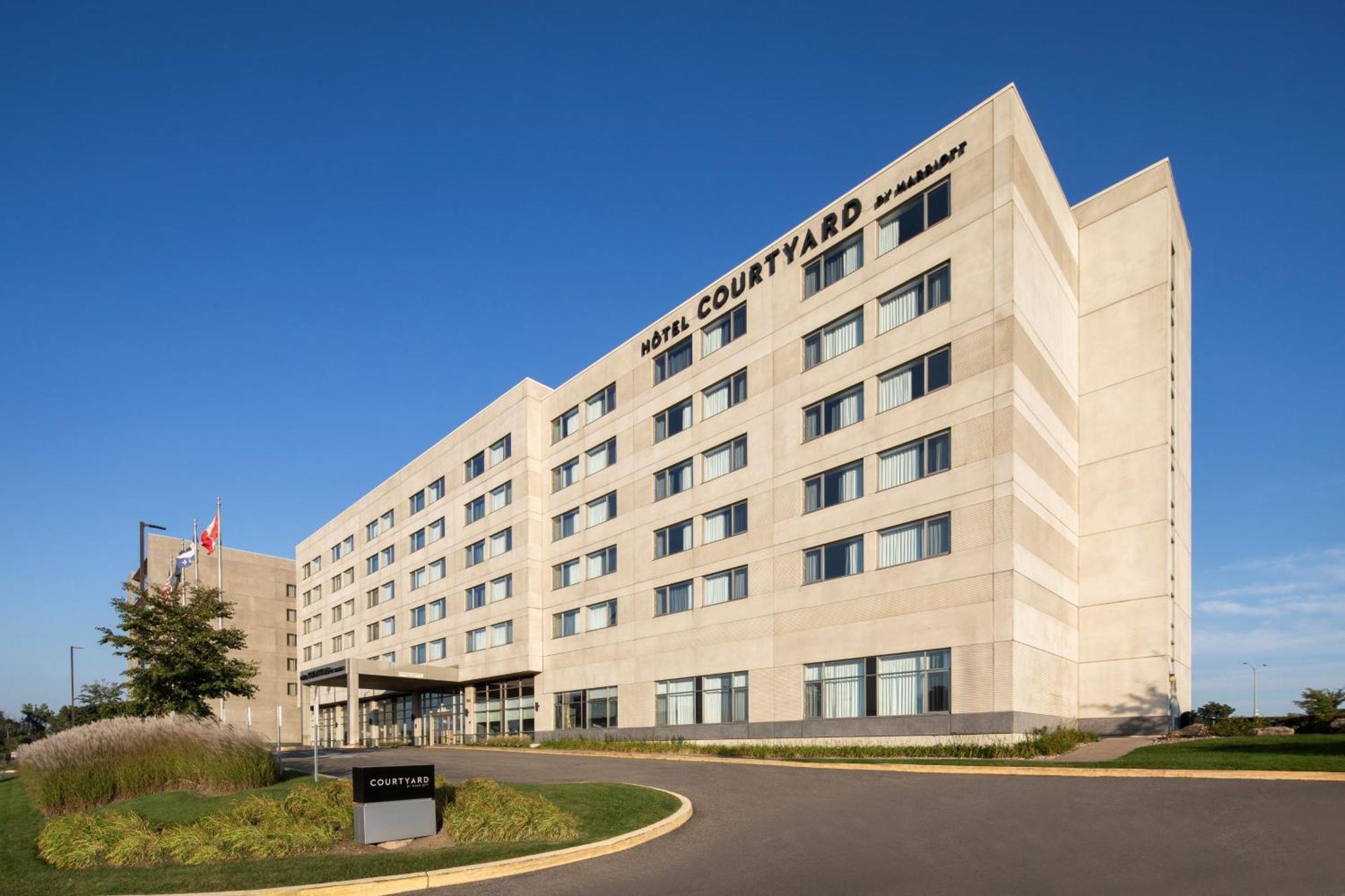 Hotel Courtyard By Marriott Montreal Airport Dorval Exterior foto